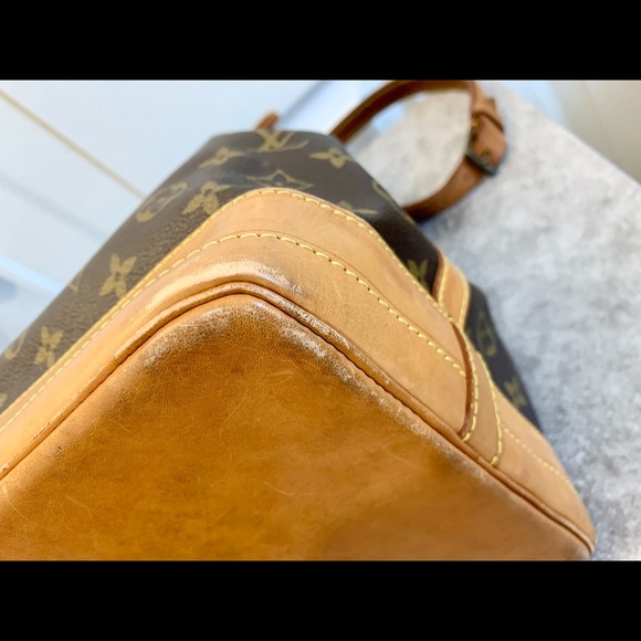 Authentic Louis Vuitton Neo petit GM - Picture 8 of 14